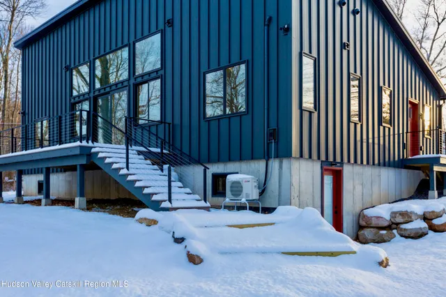 $979,000 | 513 Myrtle Avenue, Wallkill, NY 12589