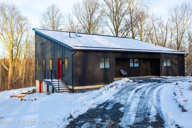 $979,000 | 513 Myrtle Avenue, Wallkill, NY 12589