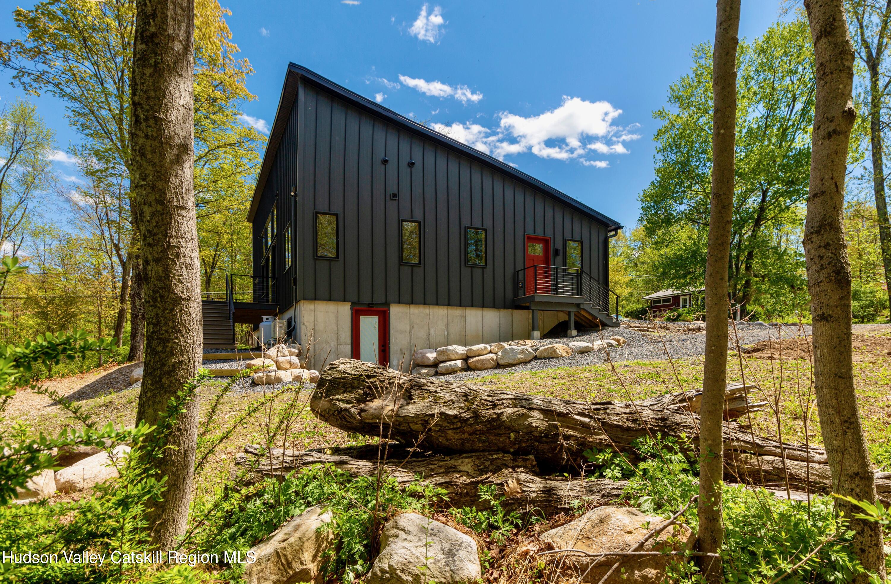 513 Myrtle Avenue Wallkill, NY 12589 - Photo 5 of 62 NEW SPRING EXTERIORS JIM - 513 MYRTLE AV