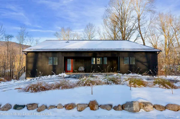 $979,000 | 513 Myrtle Avenue, Wallkill, NY 12589