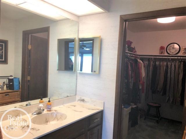 1715 River Road, Unit 18 St. Clair, MI 48079 - Photo 16 of 25 Private master bath area