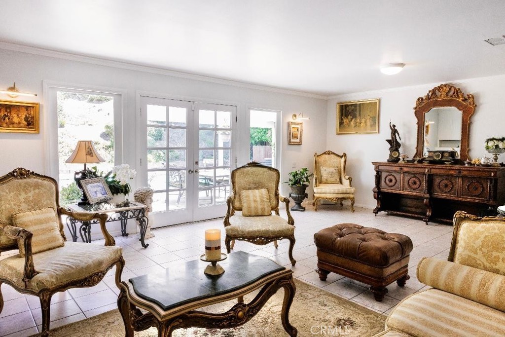 26261 Veva Way Calabasas, CA 91302 - Photo 16 of 59