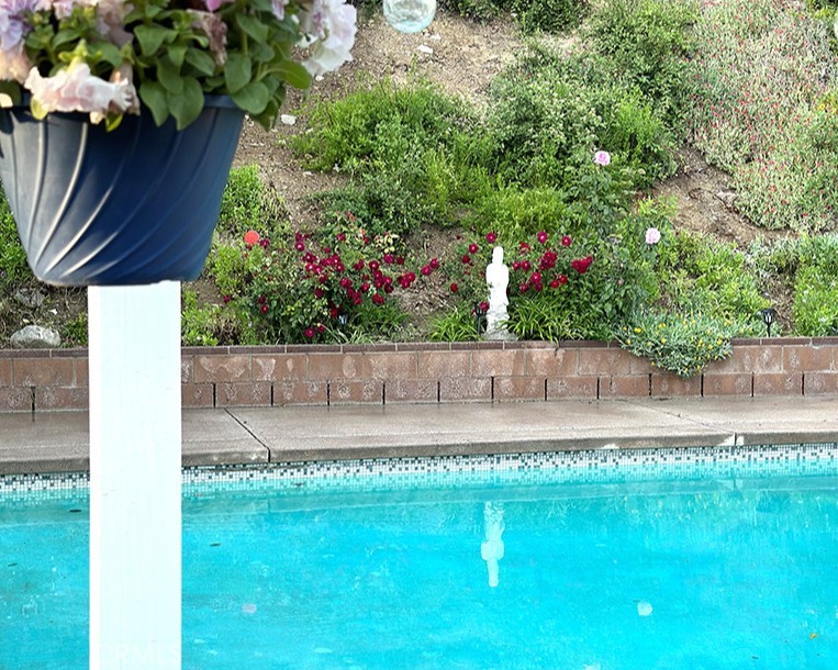 26261 Veva Way Calabasas, CA 91302 - Photo 32 of 59