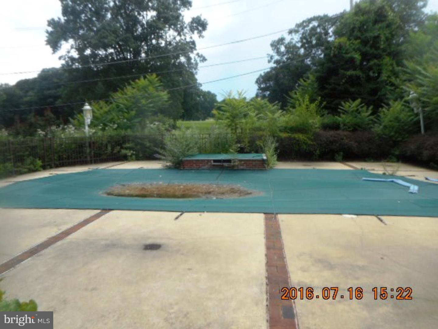 310 Northcroft Road Springfield, PA 19064 - Photo 19 of 20 Pool