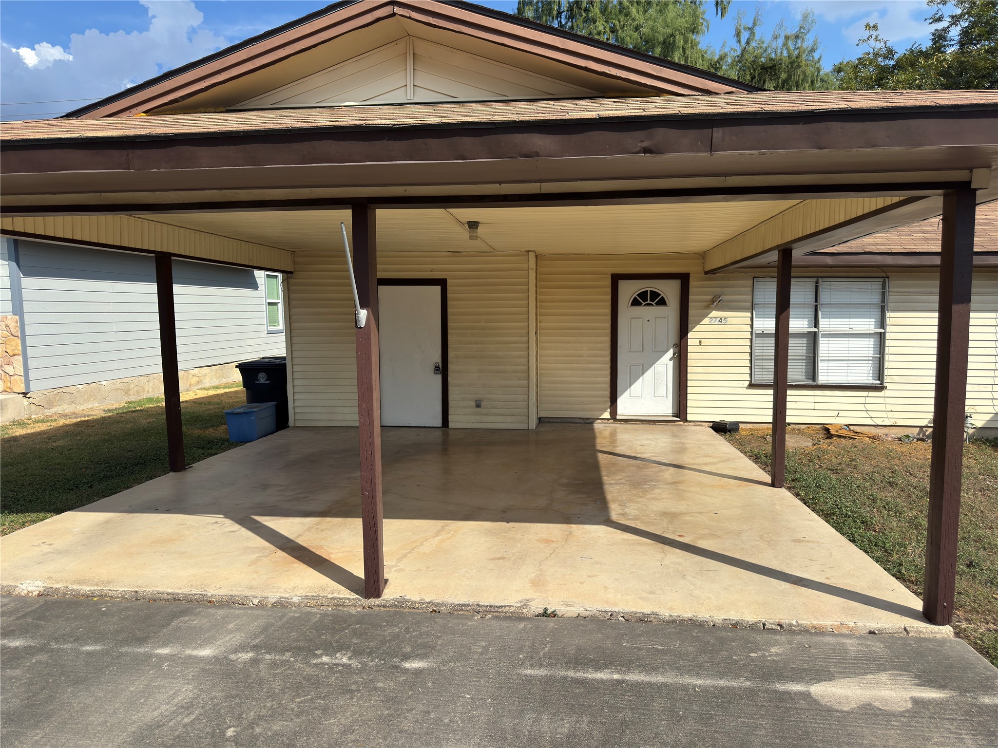 2745 Maple Tree Road New Braunfels, TX 78130 - Photo 4 of 24 Gallery Image 4
