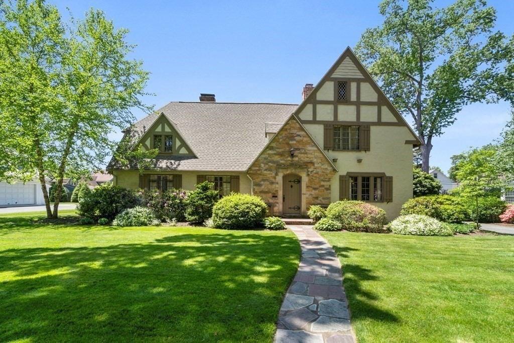 128 Colony Road Longmeadow, MA 01106 - Photo 1 of 39 Gallery Image 1
