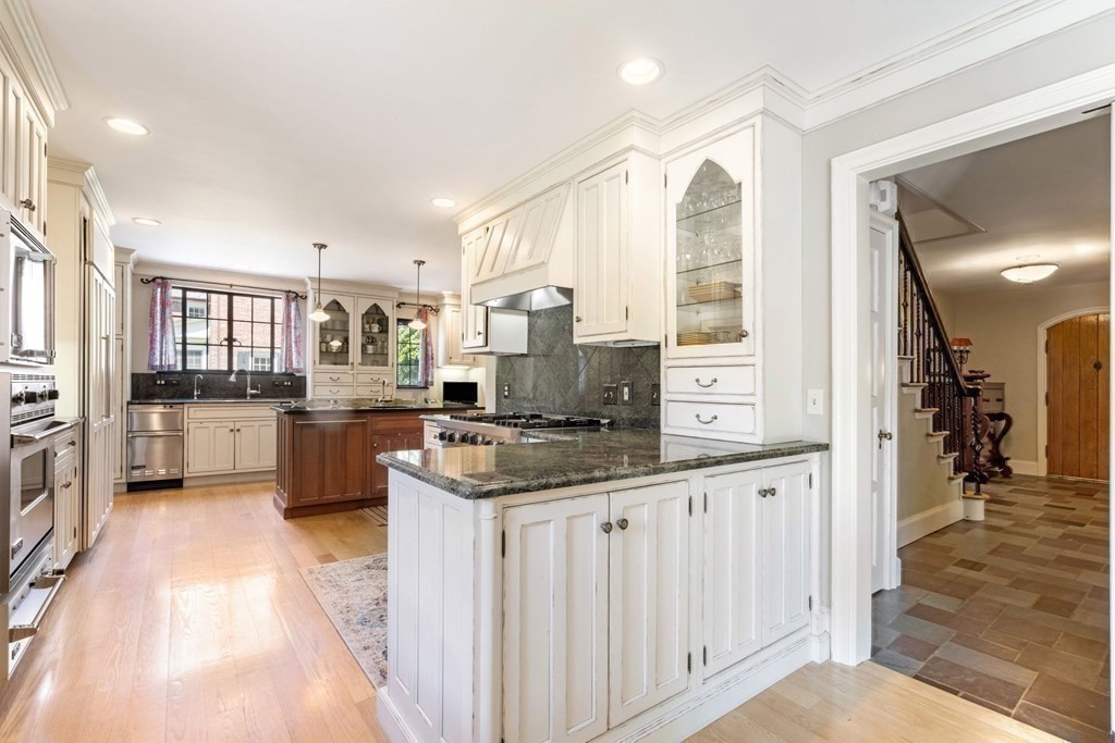 128 Colony Road Longmeadow, MA 01106 - Photo 11 of 39 Gallery Image 11