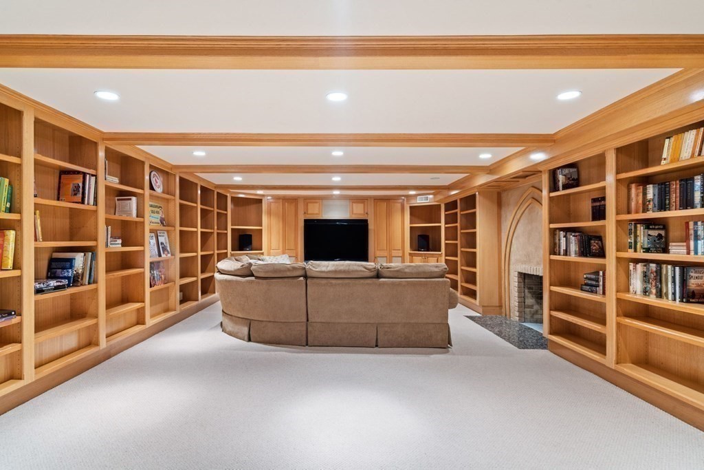128 Colony Road Longmeadow, MA 01106 - Photo 18 of 39 Gallery Image 18