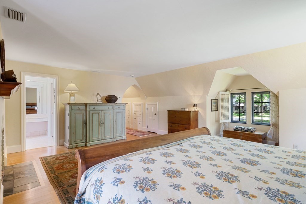 128 Colony Road Longmeadow, MA 01106 - Photo 23 of 39 Gallery Image 23