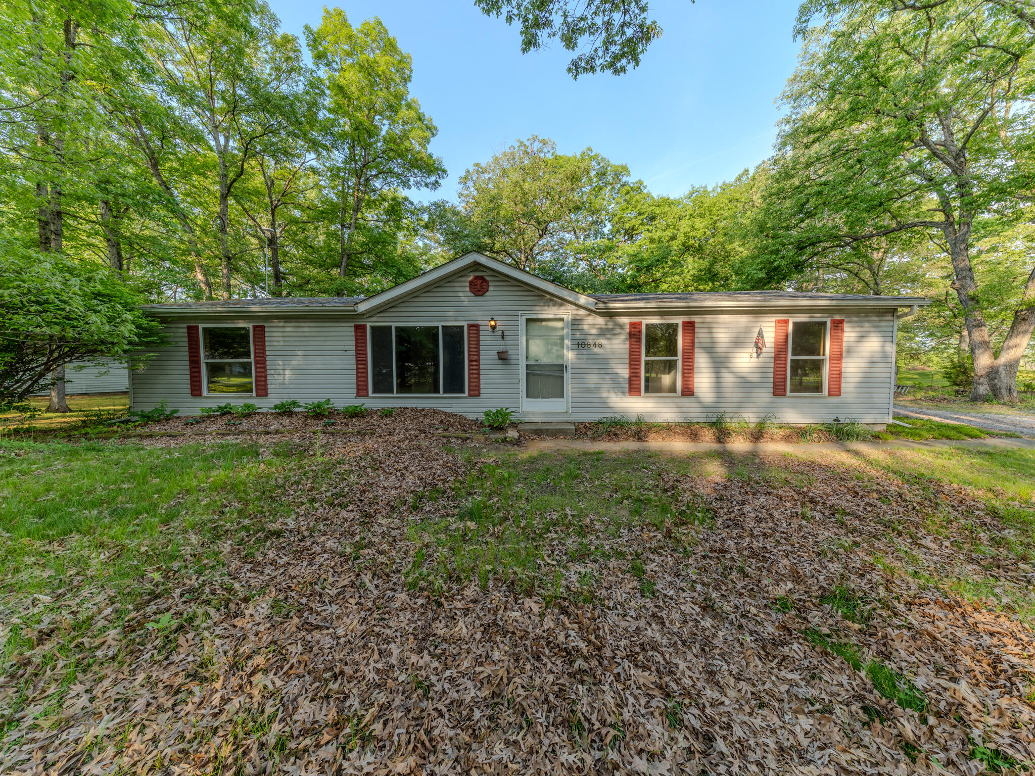 10848 Edgewood Drive Demotte, IN 46310 - Photo 1 of 17 2048x1536