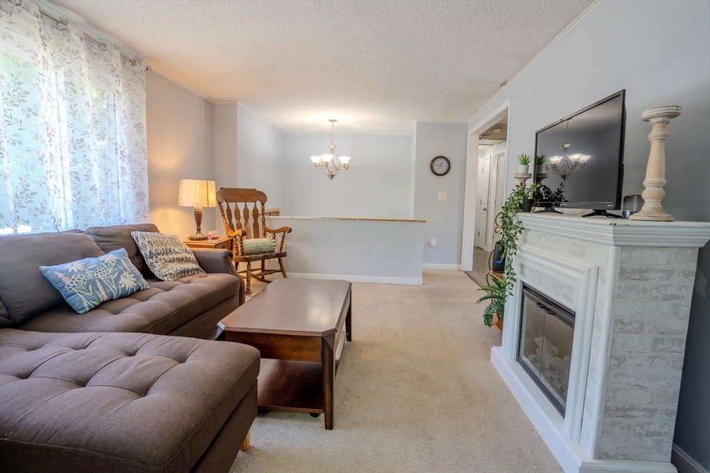 18 Plainfield Road Pepperell, MA 01463 - Photo 4 of 20