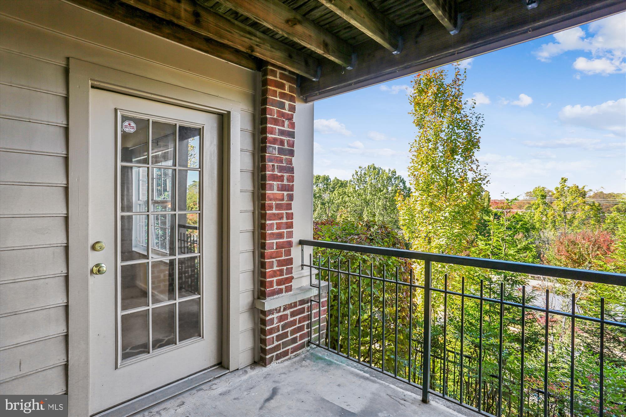 302 Ridgepoint Place, Unit 16 Gaithersburg, MD 20878 - Photo 23 of 40 a view of a balcony