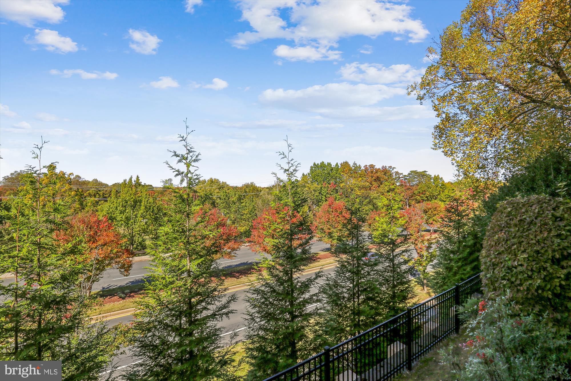 302 Ridgepoint Place, Unit 16 Gaithersburg, MD 20878 - Photo 25 of 40