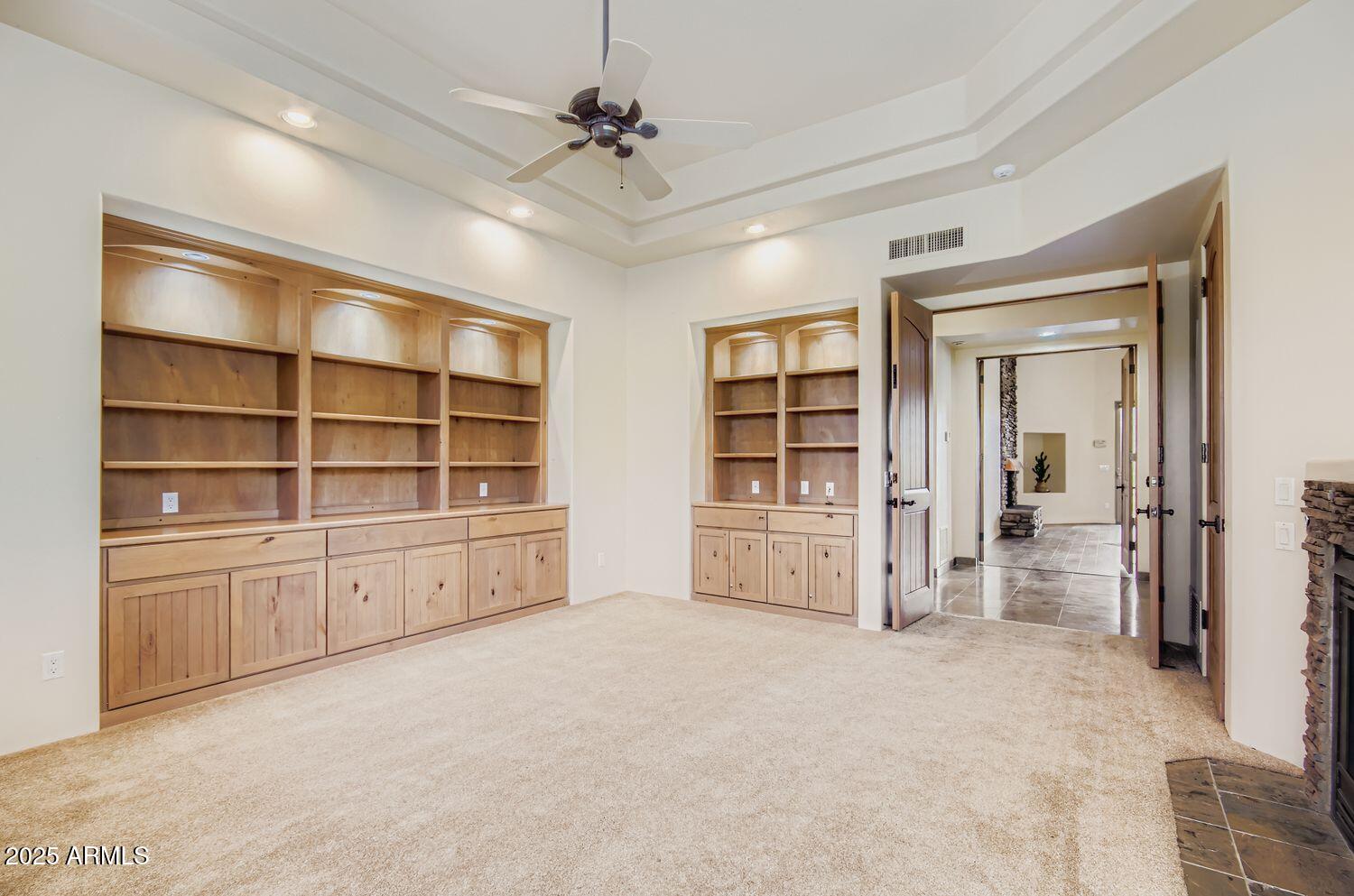 9247 North 24th Way Phoenix, AZ 85028 - Photo 18 of 99 9247 n 24th way - Web Quality - 016 - 22