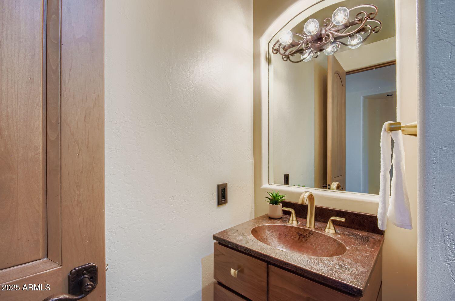 9247 North 24th Way Phoenix, AZ 85028 - Photo 19 of 99 9247 n 24th way - Web Quality - 017 - 24