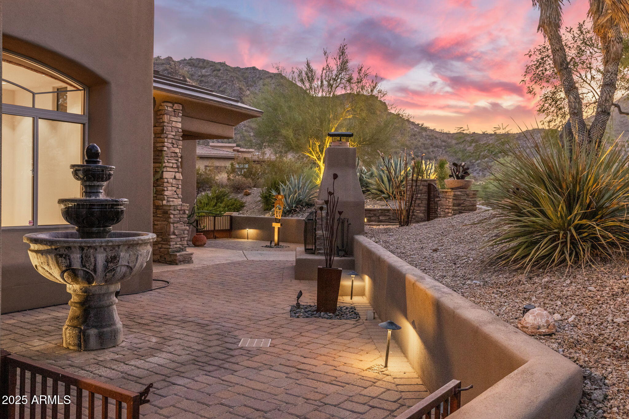 9247 North 24th Way Phoenix, AZ 85028 - Photo 41 of 99 a view of a terrace with sitting area