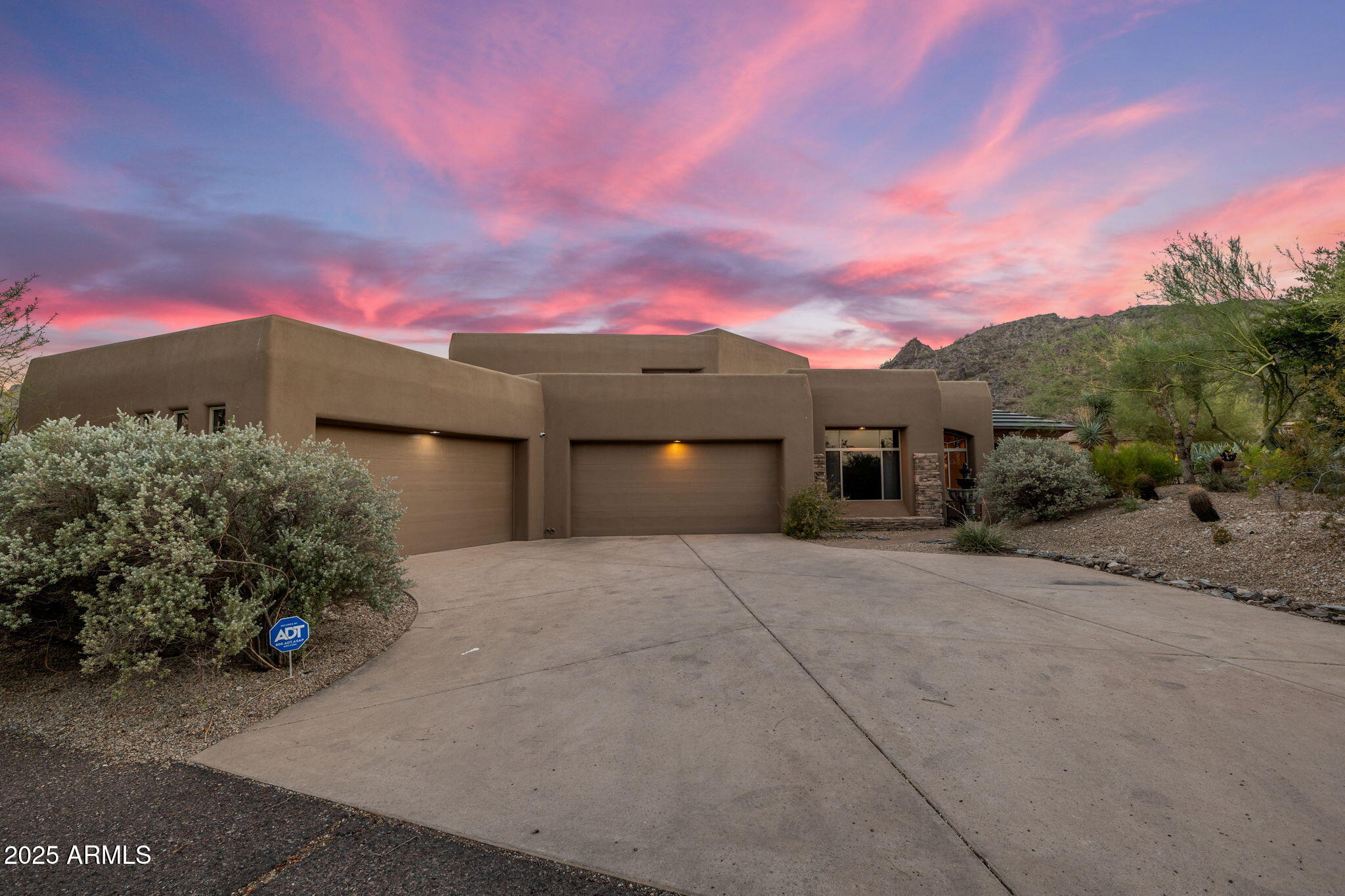 9247 North 24th Way Phoenix, AZ 85028 - Photo 43 of 99 4-web-or-mls-IMG_2532