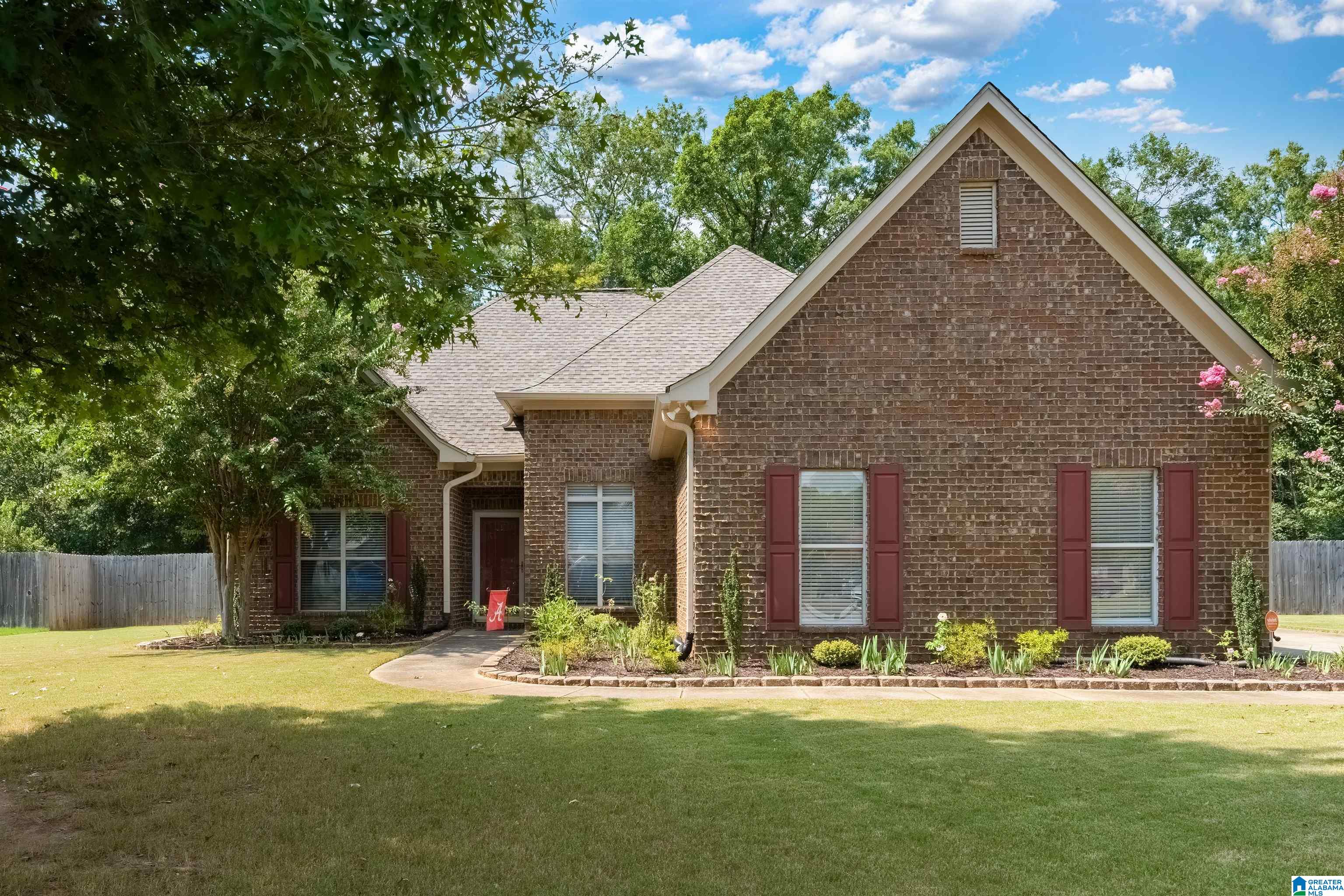 604 Barkley Circle Alabaster, AL 35007 - Photo 2 of 43