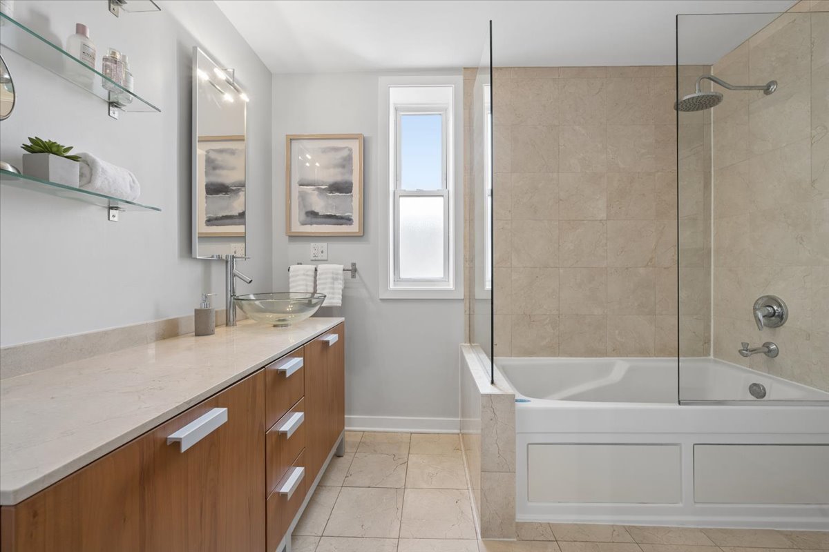 3012 West Addison Street, Unit 3N Chicago, IL 60618 - Photo 16 of 20 Gallery Image 16