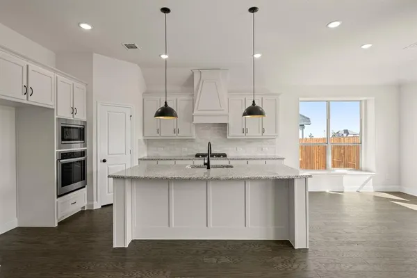 $429,999 | 224 Pine Leaf Trail, Waxahachie, TX 75165