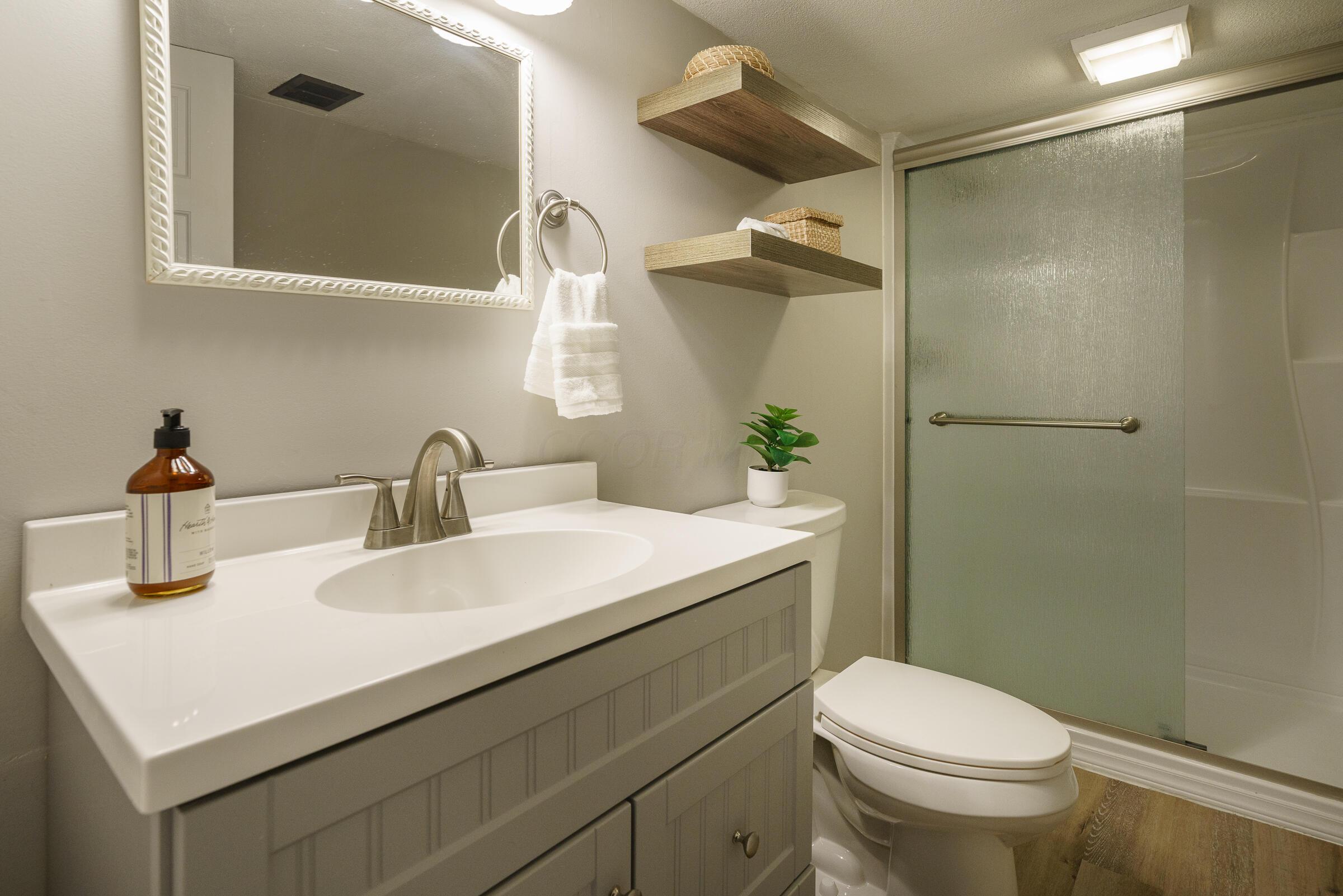 2150 Edgevale Road Columbus, OH 43221 - Photo 20 of 52 2150 Edgevale Rd interiors-2