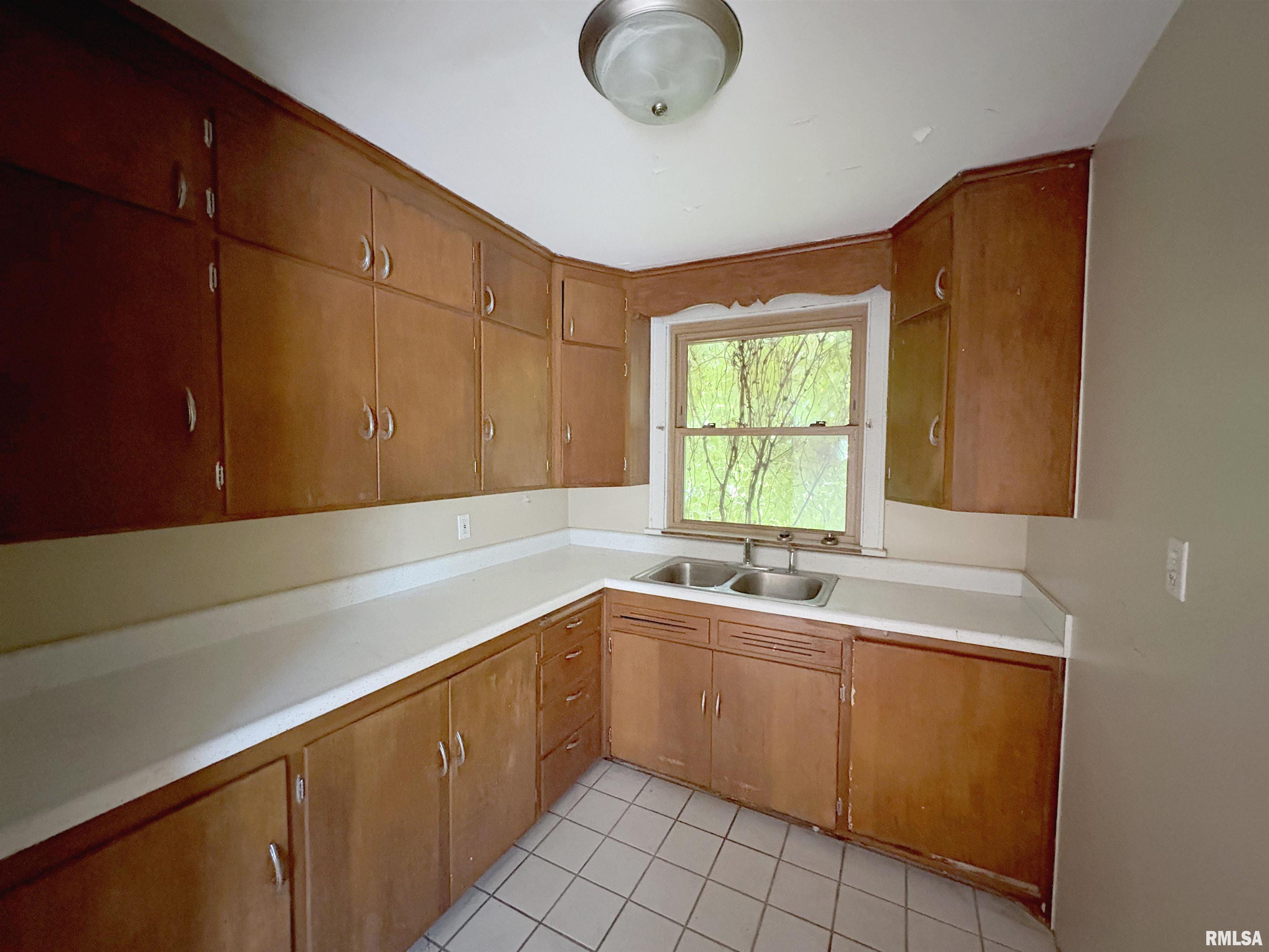 6002 West Farmington Road Peoria, IL 61604 - Photo 7 of 28 Gallery Image 7