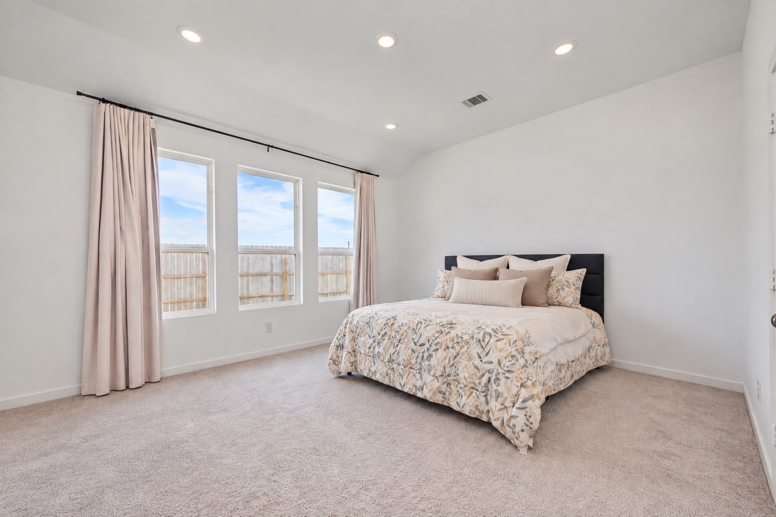 5343 Pompano Loop Baytown, TX 77521 - Photo 26 of 39 primary bedroom