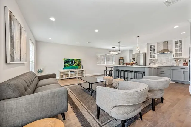 $3,995 | 3151 Kinkaid Drive, Dallas, TX 75220