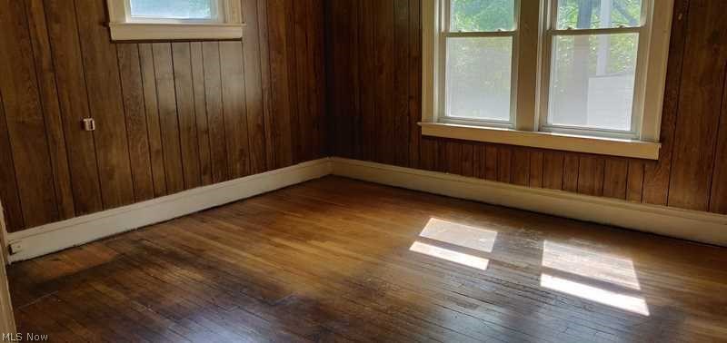 3669 Hildana Road Cleveland, OH 44120 - Photo 18 of 21