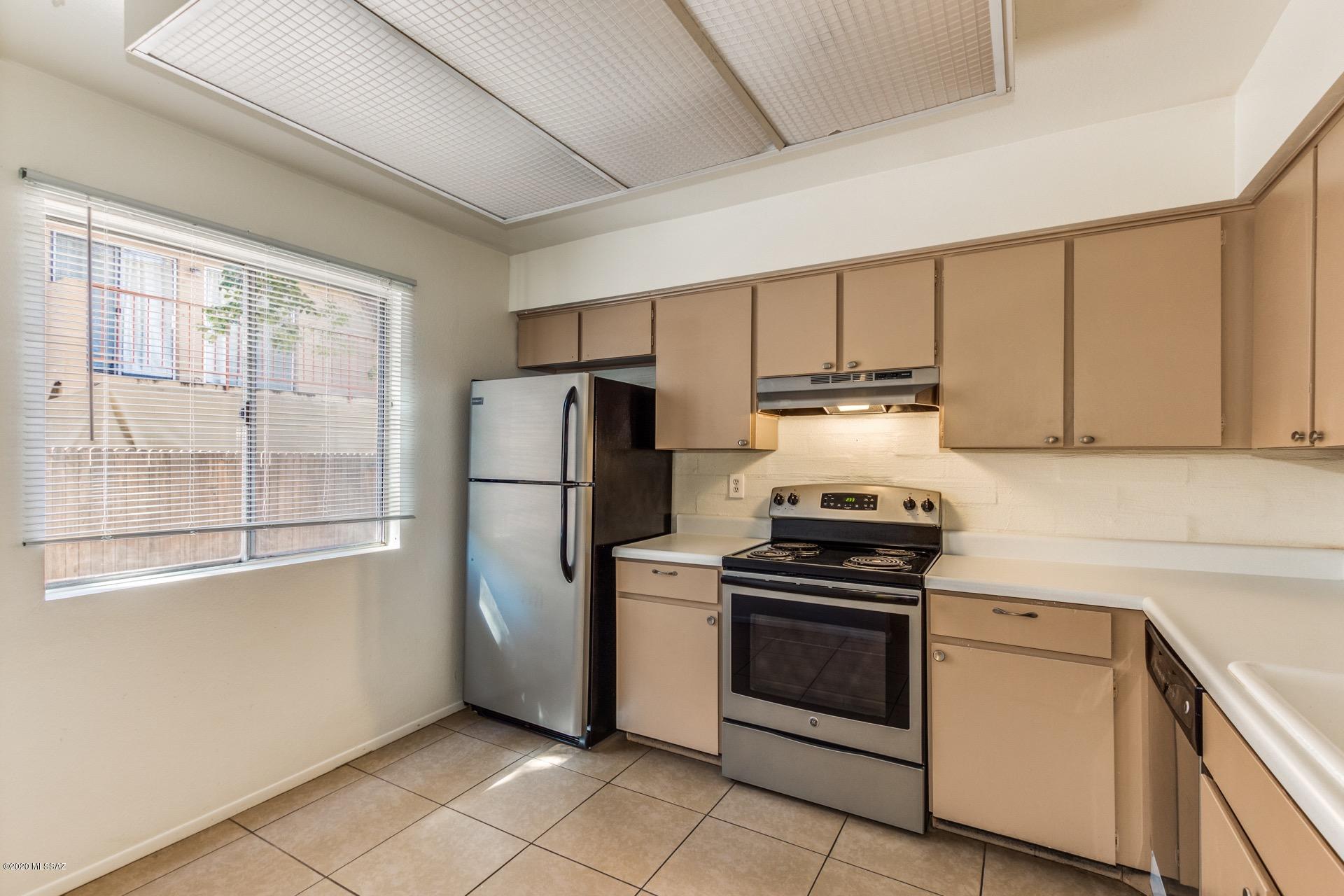 1343 East Fort Lowell Road, Unit D Tucson, AZ 85719 - Photo 8 of 25 Gallery Image 8