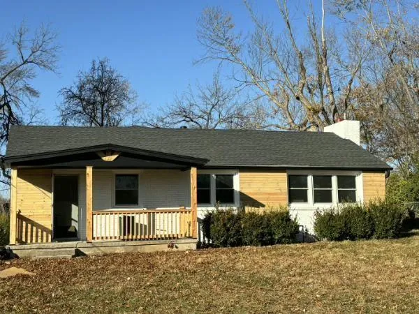 $200,000 | 2018 James Downey Road, Independence, MO 64057