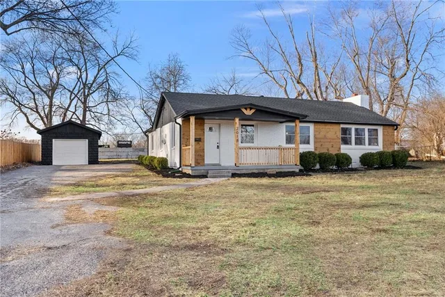 $215,000 | 2018 James Downey Road, Independence, MO 64057