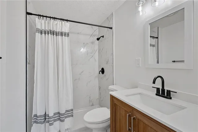 $215,000 | 2018 James Downey Road, Independence, MO 64057