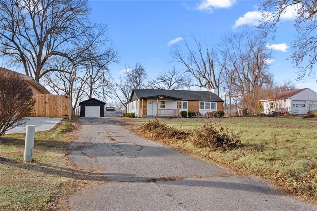 2018 James Downey Road Independence, MO 64057 - Photo 3 of 34