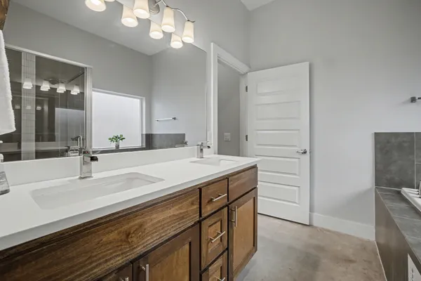 $3,295 | 6700 Canal Street, Austin, TX 78741