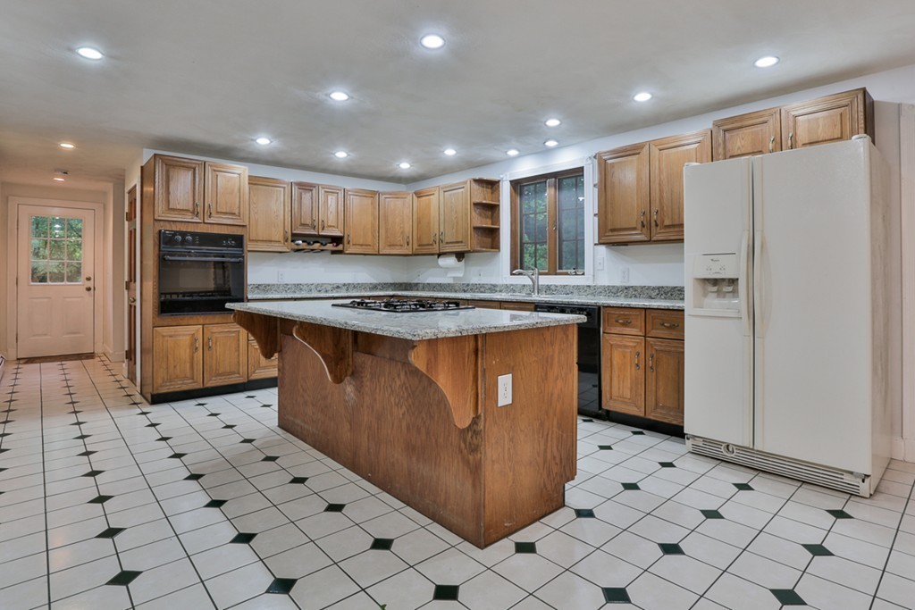 173 Georgetown Road Boxford, MA 01921 - Photo 11 of 24