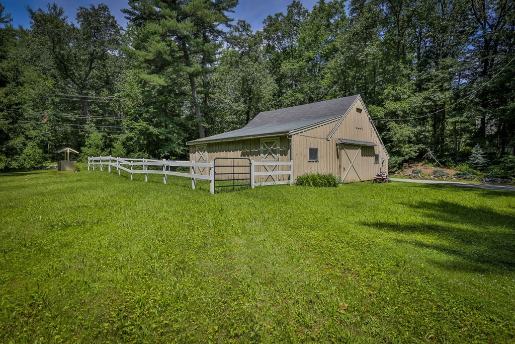 173 Georgetown Road Boxford, MA 01921 - Photo 4 of 24