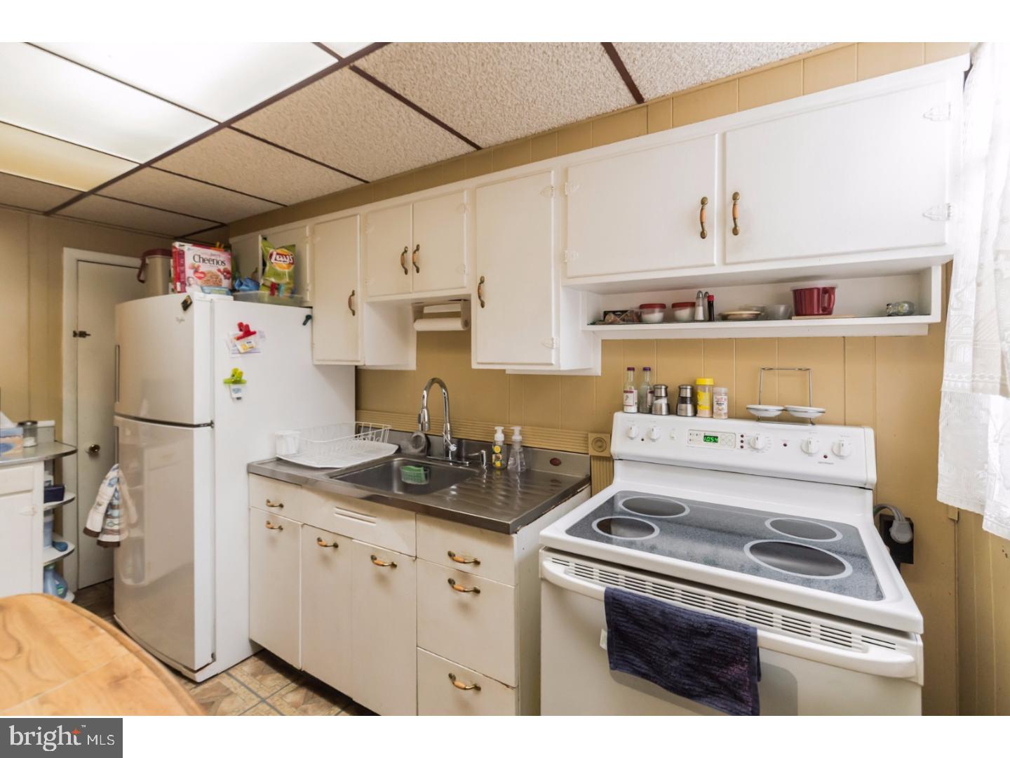 1011 Marlyn Road Philadelphia, PA 19151 - Photo 11 of 21 Kitchen