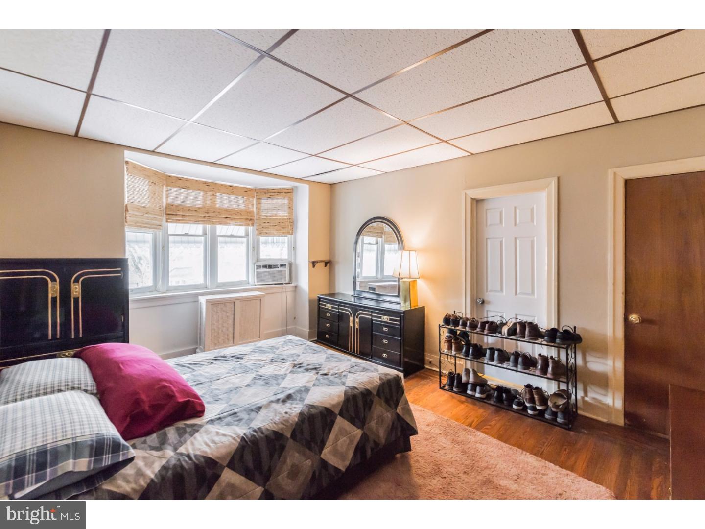 1011 Marlyn Road Philadelphia, PA 19151 - Photo 14 of 21 Bedroom - Main
