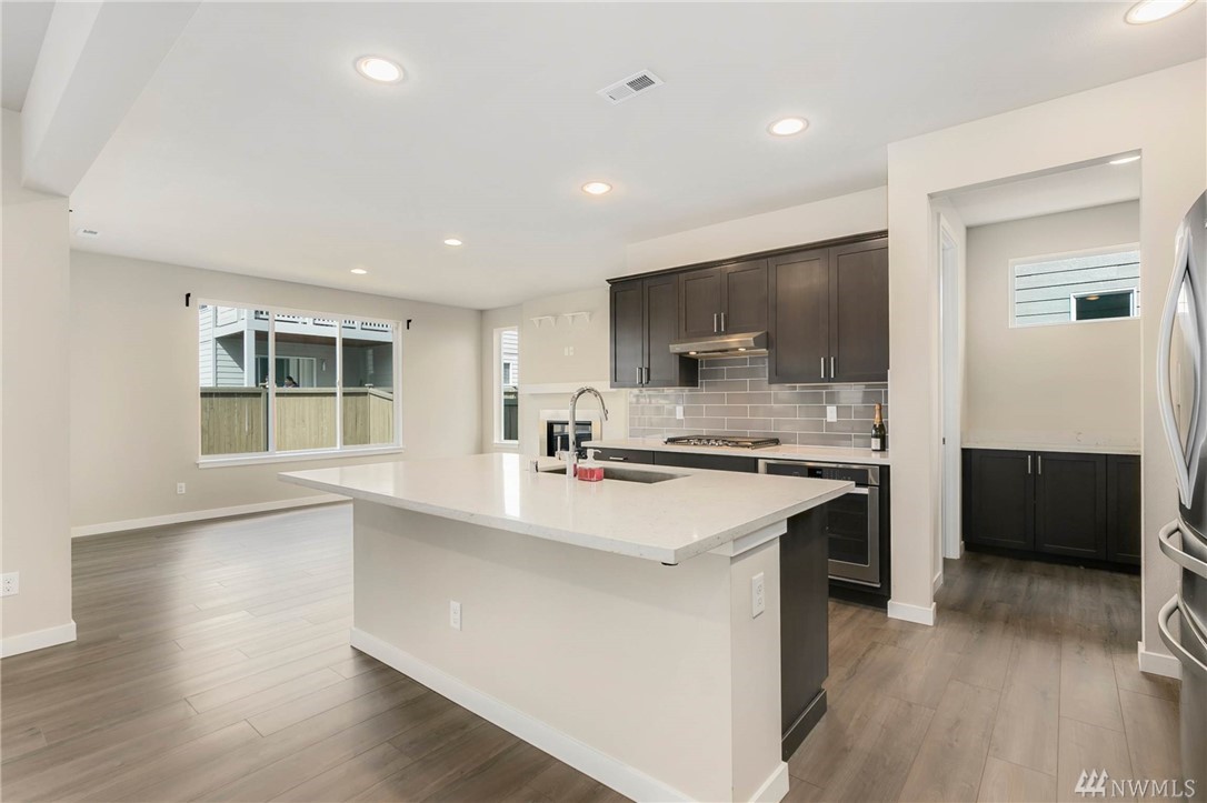 3811 192nd Place Southeast Bothell, WA 98012 - Photo 4 of 25 Gallery Image 4