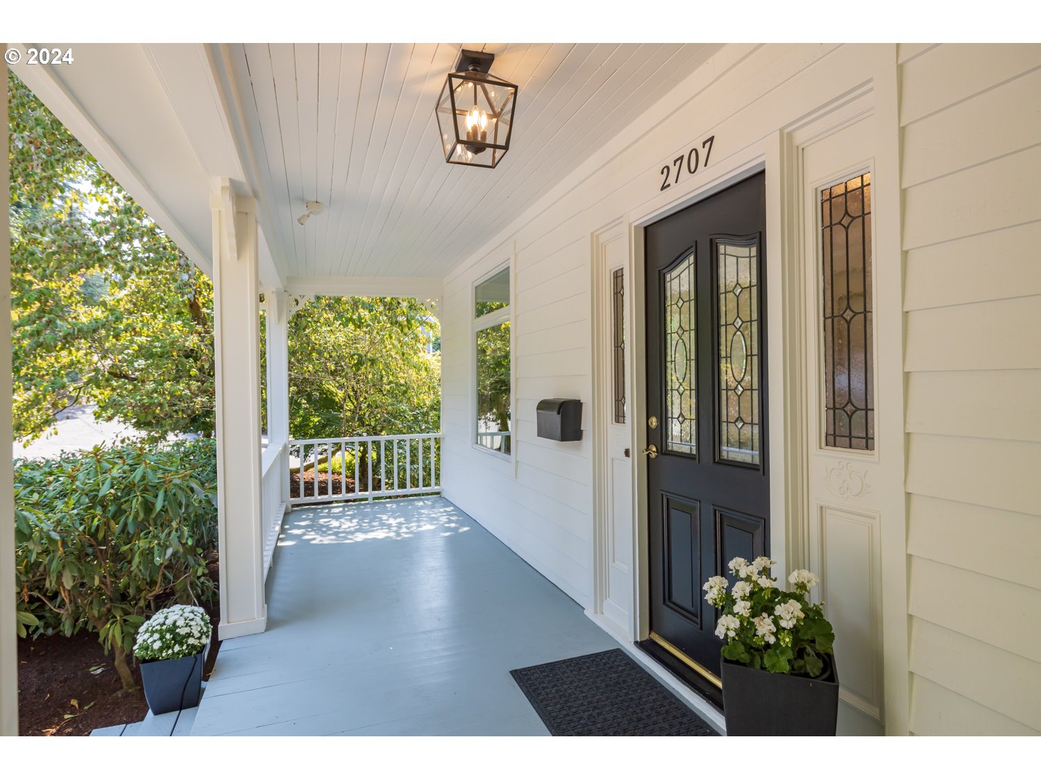 2707 Southwest Homar Avenue Portland, OR 97201 - Photo 2 of 48 a view interior of the house and trees