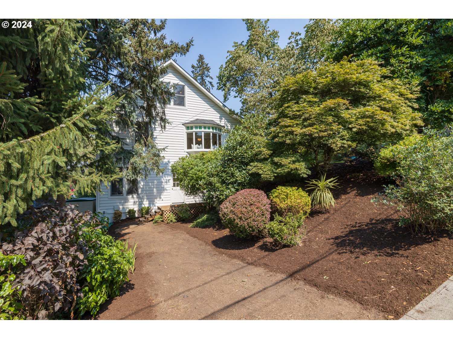 2707 Southwest Homar Avenue Portland, OR 97201 - Photo 29 of 48 a house view with a outdoor space