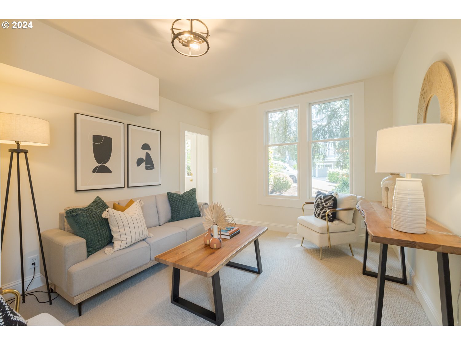 2707 Southwest Homar Avenue Portland, OR 97201 - Photo 32 of 48 a living room with furniture and a window