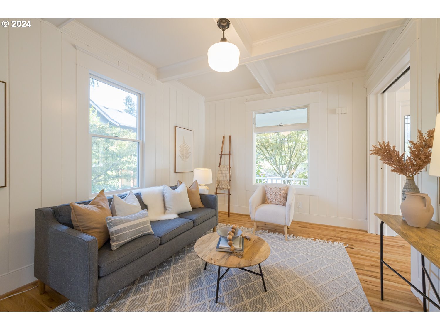 2707 Southwest Homar Avenue Portland, OR 97201 - Photo 4 of 48 a living room with furniture and a window