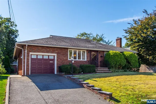 $599,900 | 15 St Michaels Place, Clifton, NJ 07013