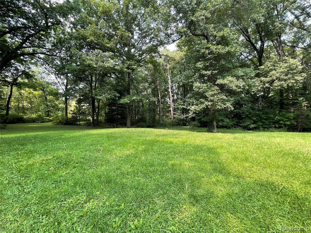 103 South Hughes Road Howell, MI 48843 - Photo 16 of 17