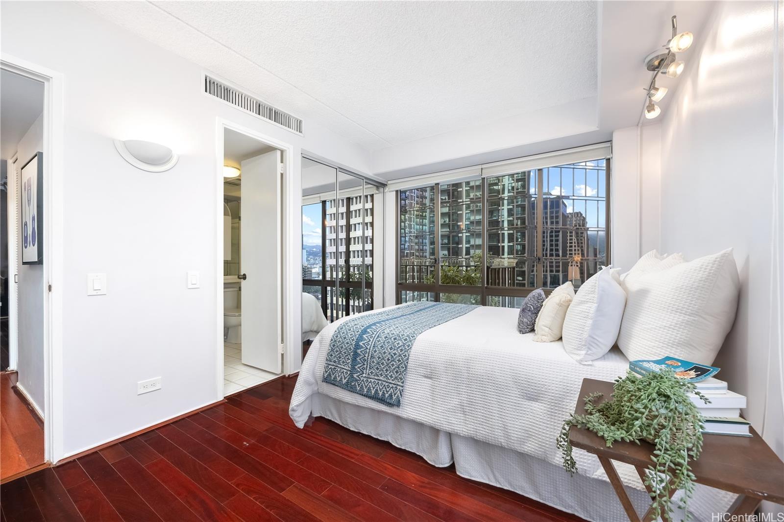 225 Queen Street, Unit 12G Honolulu, HI 96813 - Photo 12 of 25