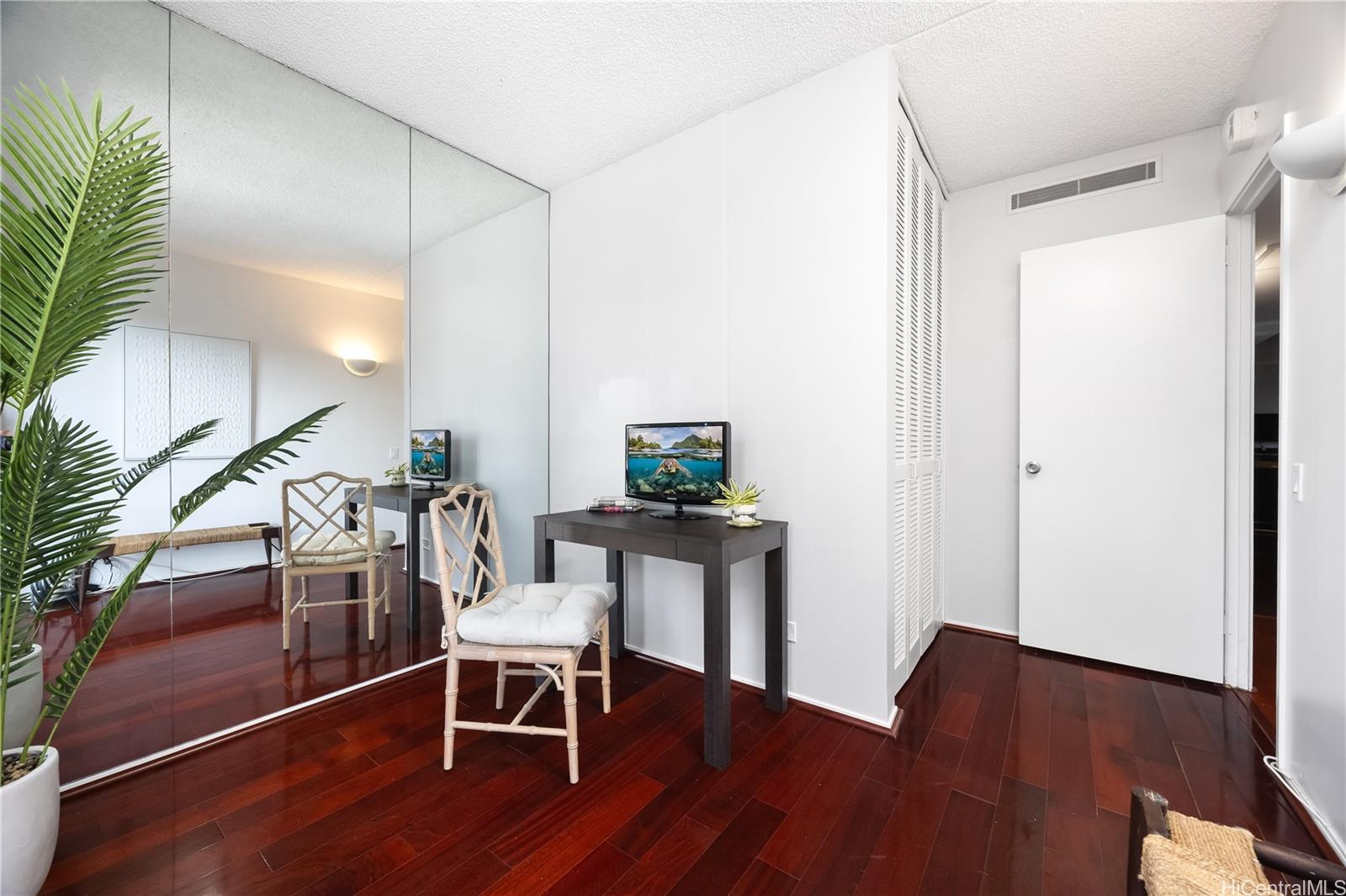 225 Queen Street, Unit 12G Honolulu, HI 96813 - Photo 17 of 25