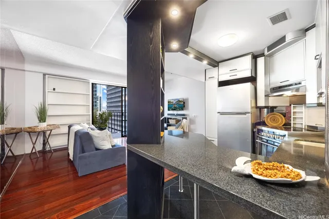 $360,000 | 225 Queen Street, Unit 12G, Honolulu, HI 96813