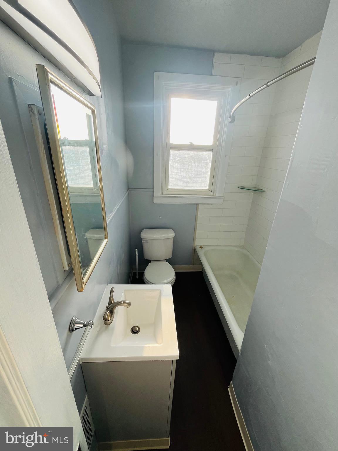 240 Harding Court York, PA 17403 - Photo 20 of 31 a bathroom with a sink and a mirror